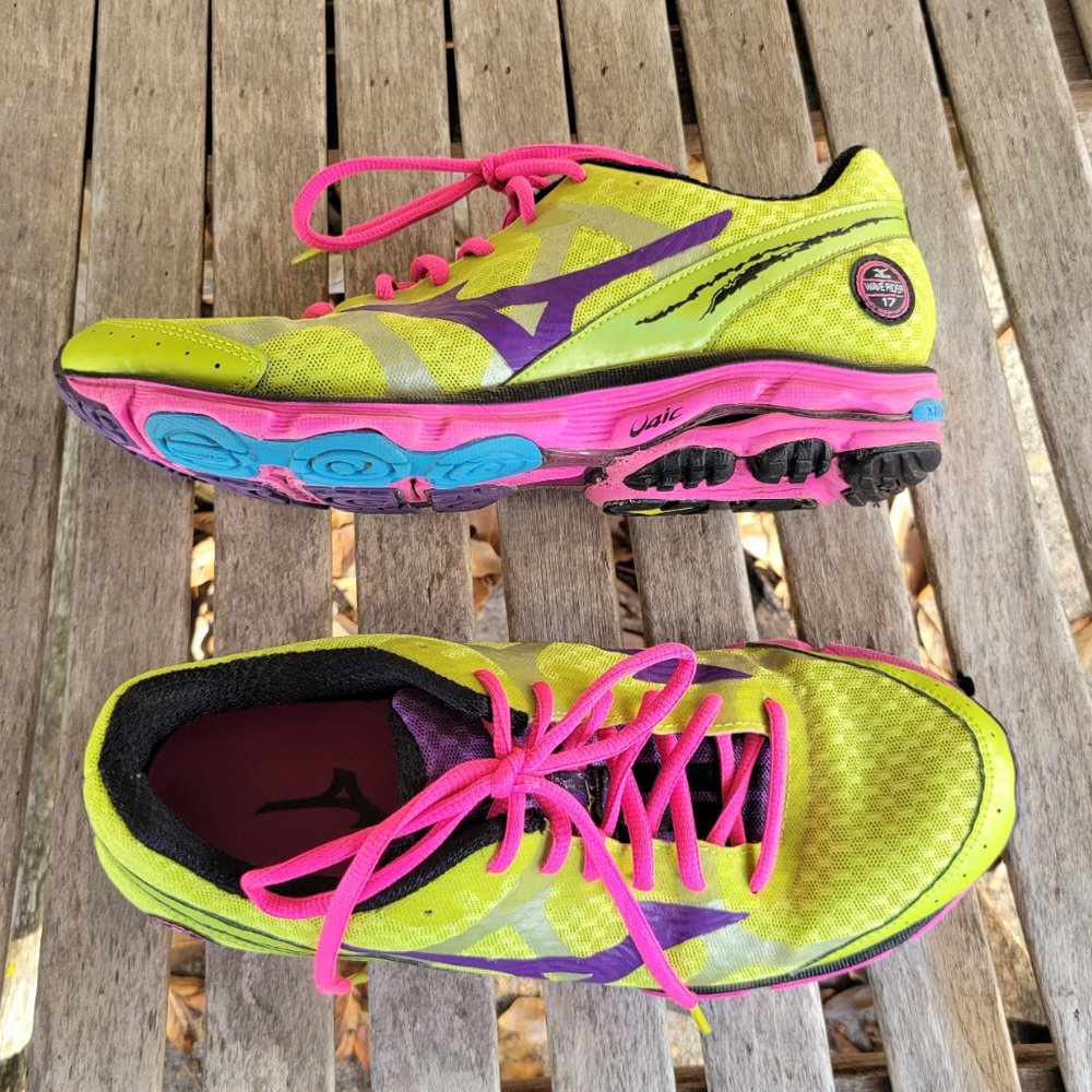 MIZUNO Wave Rider 17 Lime Green Pink Sneakers 8.5